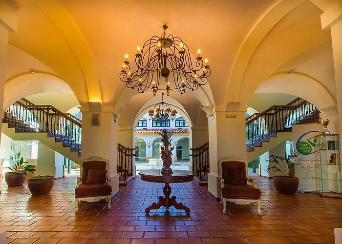 Hospedium Cortijo Santa Cruz Hotel 4*