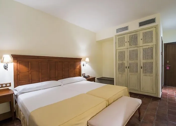 Hospedium Cortijo Santa Cruz Hotel 4*